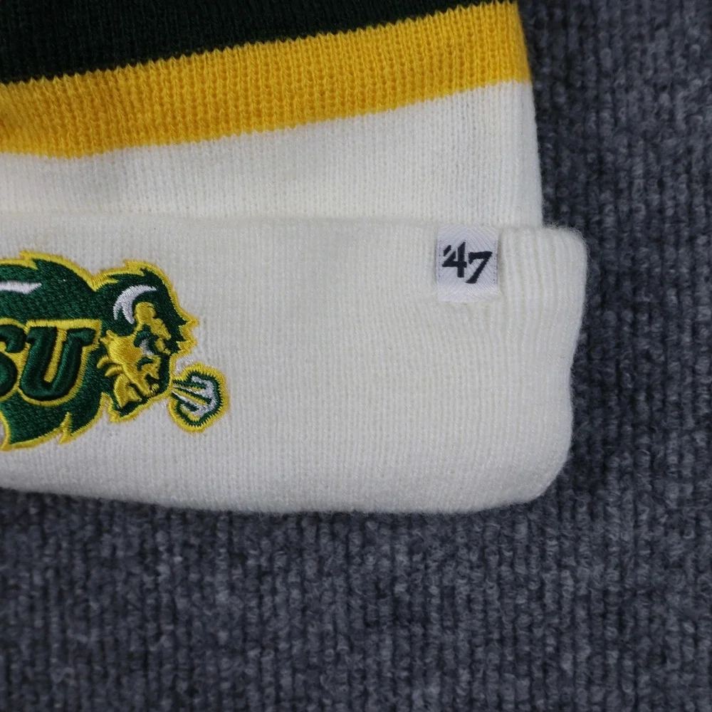 North Dakota State Bison Hat Beanie Mens One Size Green White NCAA‎ Football Pom